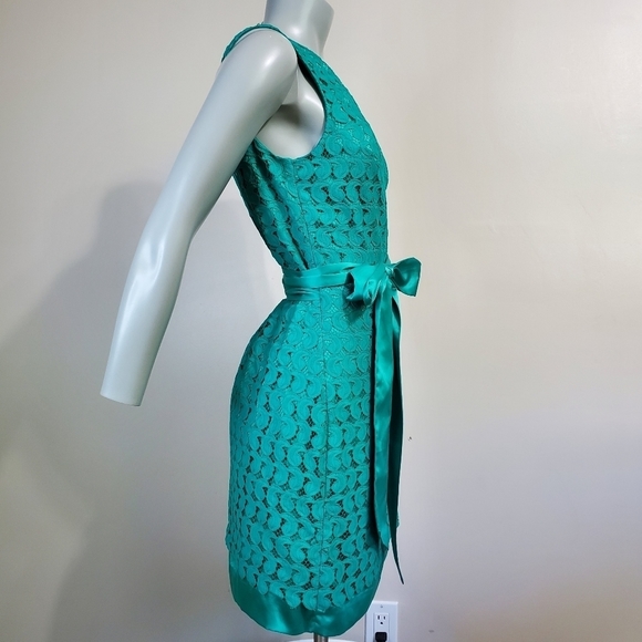 DIANE von Furstenberg Emerald Green Lace Mini Party Wrap Dress Size 8 - Picture 5 of 15